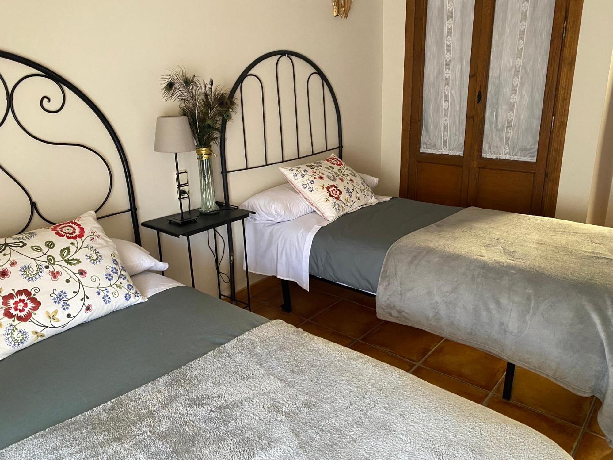 발데로브레스 Casa Nemesio, Enclave Y Vistas Excepcionales 아파트 외부 사진